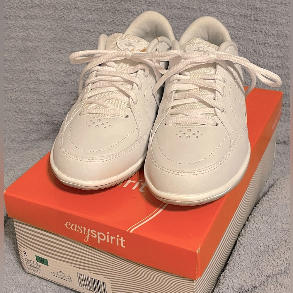 Easy Spirit Walking Shoes 8 Wide